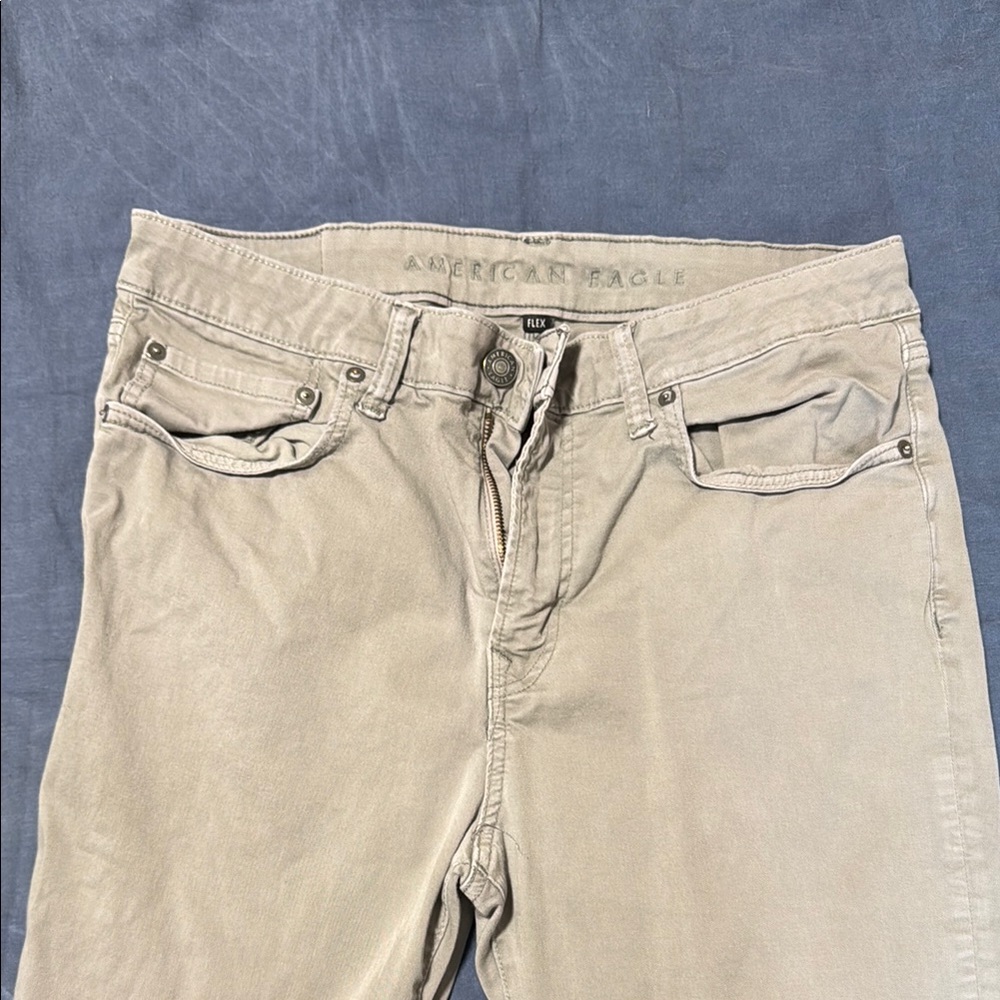 Men’s gray American Eagle FLEX slim khakis